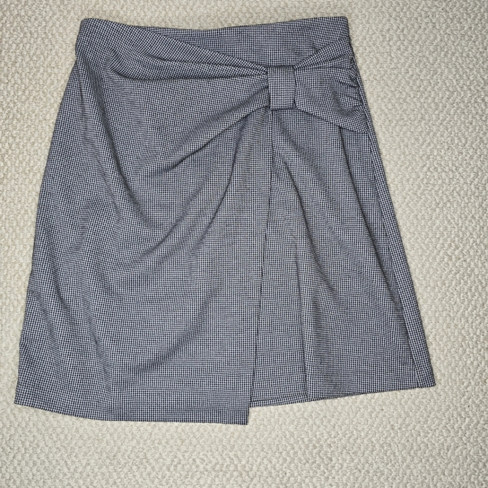 Ann Taylor Black and White Pencil Skirt